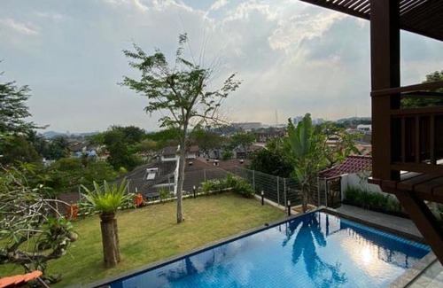 Subang Jaya Villa | Escape Bali SS19