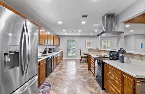 Oak Ridge North House | Escape Haven with pool for Vacation or Business