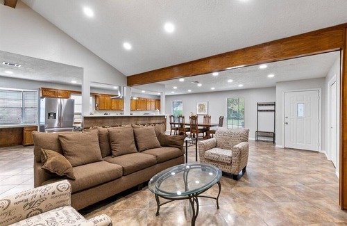 Oak Ridge North House | Escape Haven with pool for Vacation or Business