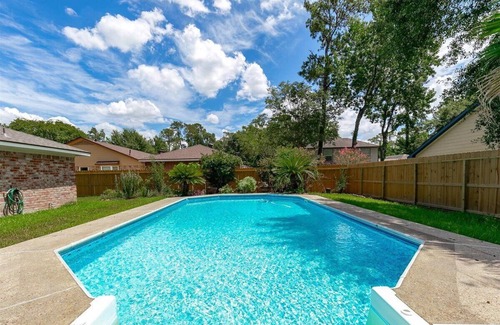Oak Ridge North House | Escape Haven with pool for Vacation or Business