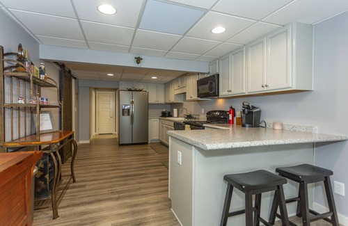 Cropwell House | Escape the city and enjoy quality time with family with a lakeview!