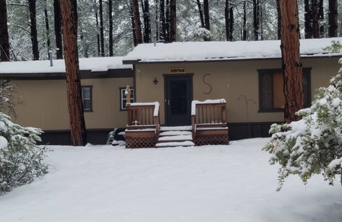 Pine Cabin | Escape to Cool Twin Pines!