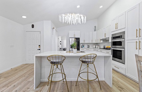 Lutz House | Escape to Florida Luxury – Lake View Pool Home in Lutz!