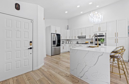 Lutz House | Escape to Florida Luxury – Lake View Pool Home in Lutz!