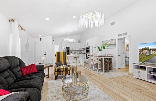 Lutz House | Escape to Florida Luxury – Lake View Pool Home in Lutz!