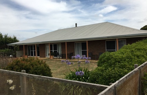 Macgillivray House | Escape to Hilltop Lodge - Kangaroo Island.