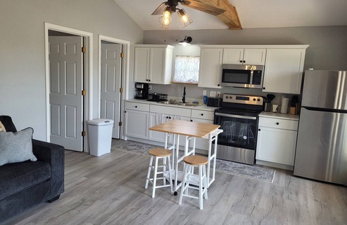 Albion Cabin | Escape To Nature’s Embrace: nUncle Joe's Creek Retreat - Ruby's Cabin