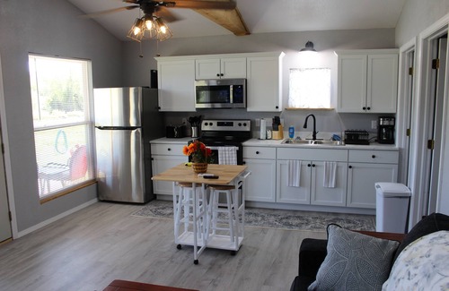 Albion Cabin | Escape To Nature’s Embrace: nUncle Joe's Creek Retreat - Ruby's Cabin