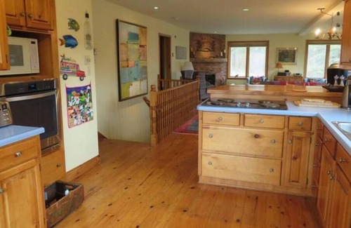 Creemore House | Escape to relaxed country living near Creemore
