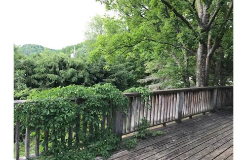 Creemore House | Escape to relaxed country living near Creemore