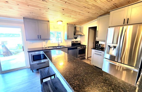 Lake Linden House | *Escape to your own luxury lakeside oasis on Torch Lake - The perfect getaway*