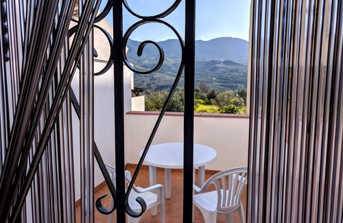 Melegis House | Esencia del Valle: a house in the heart of the Lecrin Valley (Granada)