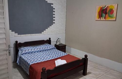 Centro House | Espaço básico e funcional, privativo com 2 ambientes, sem fogão, zona nobre, com garagem, ótimo custo-benefício