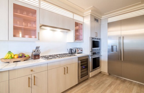 Waikiki Condo | ESPACIO: The Jewel of Waikiki . Beach View Suite: Ruby, sleeps 6