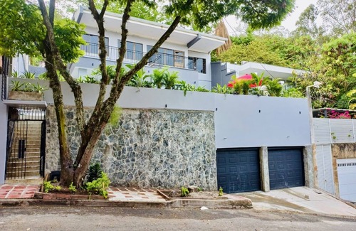 Granada House | Espectacular casa en la Zona Rosa Cali