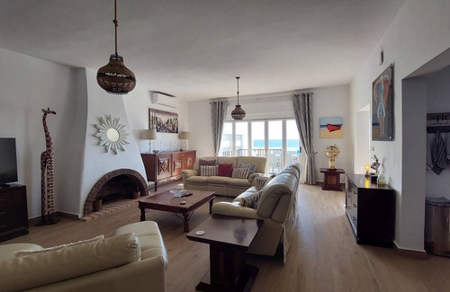 Vista de los Angeles-Rumina Villa | Espectacular Casa Mirando AL Mar. Acceso Directo a la Playa