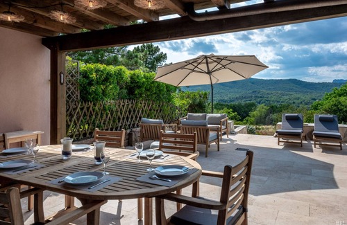 La Rouviere House | Esprit du Sud Holiday rental with 3 bedrooms, private garden and beautiful view