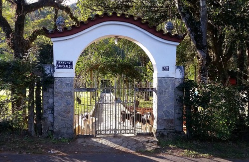 Itatiaia House | Estalagem do Rancho: beautiful accommodation with waterfalls