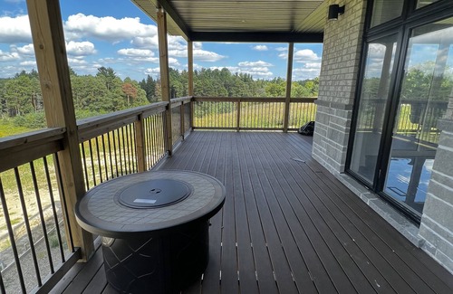 Mansfield House | Estate house with forested land,stunning scenes & sweeping valley