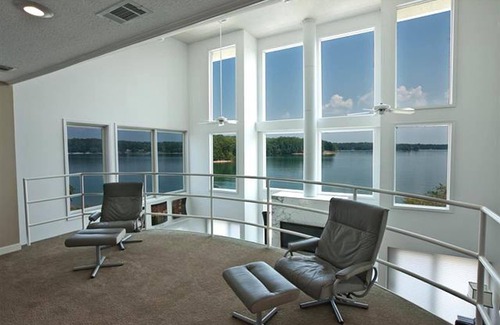 Seneca House | " Estate on the Lake" 7 BR/7 BA, 6 Suites, Over 8,400 Square Feet! Private Pool!