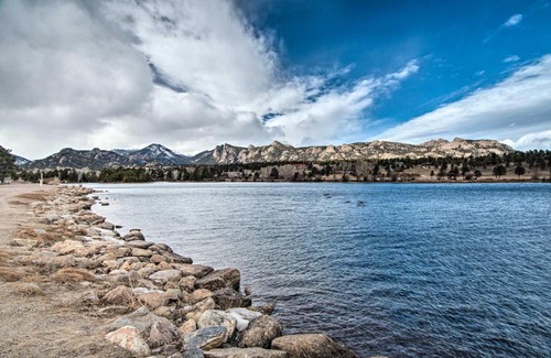 Estes Park House | Estes Park Home with AC - half Mi to Lake and Downtown!