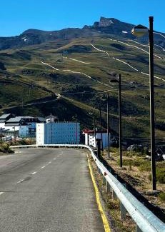 Pradollano House | estudio muy acogedor