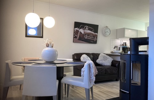 Lund House | Et Koselig og Sentralt Townhouse med en Idyllisk Lille Hage for 2-5 Pers