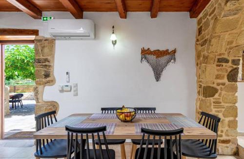 Pefki Apartment | Etia - Venetian Villa