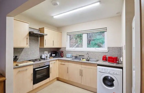 Fort William Apartment | Etive, Beautiful Lochside Apartment with balcony