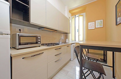 Gianicolense Apartment | Ettore Rolli In Trastevere, Modern 3 Br Apartment By Halldis