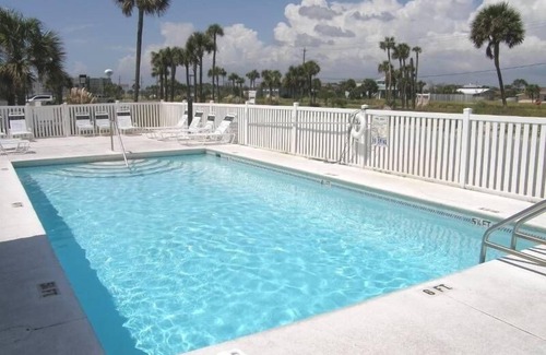 Fort Walton Beach Condo | ETW 1001: Renovated 1st Floor Convenience with a Perfect Gulf View! 2BR/2B