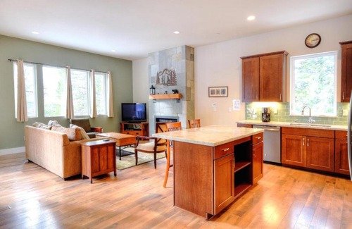 Yosemite West House | Eureka