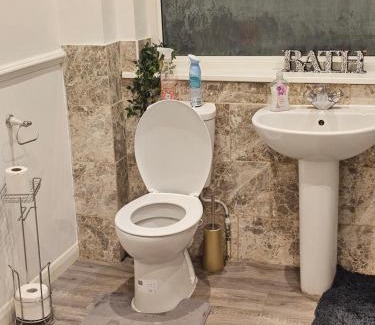 Sittingbourne House | Eusty Guest House