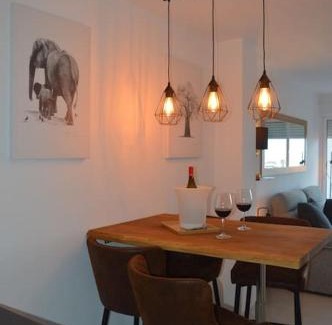 Torremolinos City Centre Apartment | Evasion et détente à la Nogalera