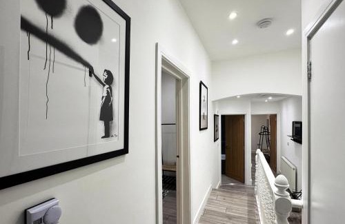 Harlesden Apartment | Evelyn's Place hosted by AirOperate