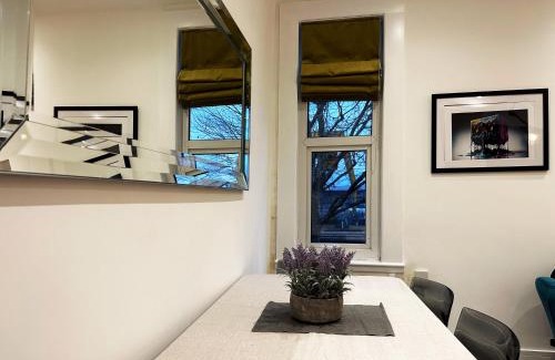 Harlesden Apartment | Evelyn's Place hosted by AirOperate