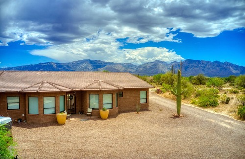 Tucson Apartment | Event Ready Spacious Tucson Villa with Private Pool on 4 Acres and Stunning View