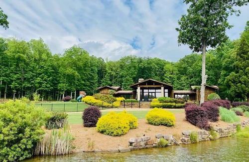 Nicholson House | Event Space/Celebrity Home/ Near Athens and UGA/Private Lake/150 Acres