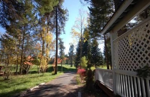 McCall House | Evergreen House: Pet Friendly, Golf Course Frontage, Gas Fireplace