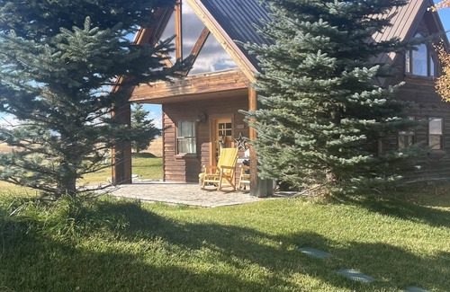 Livingston House | "Everything Is Top Cabin!"