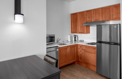 Oldsmar Hotel | Everything You Need For The Perfect Vacation! Outdoor Heated Pool, Pet-friendly!