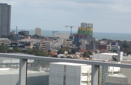 Prahran Apartment | Excecutive Unit off Chapel Street- 2 bedroom s Ultra comfort