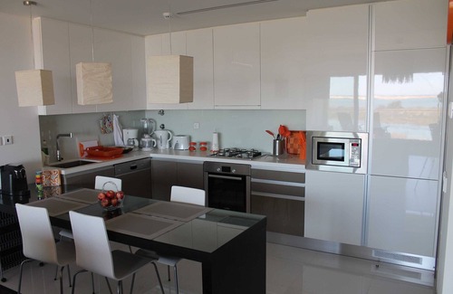 Fuseta Apartment | Excellent Beachfront Apartment With Fabulous Views
