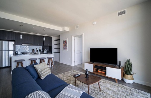 McLean Apartment | Excellent Fairfax 2BR w/Pool & Elevator, nr Bus Stops, by Blueground