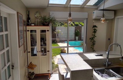 Ponta das Canas House | Excellent house in gated community with pool, 1 block from the beach