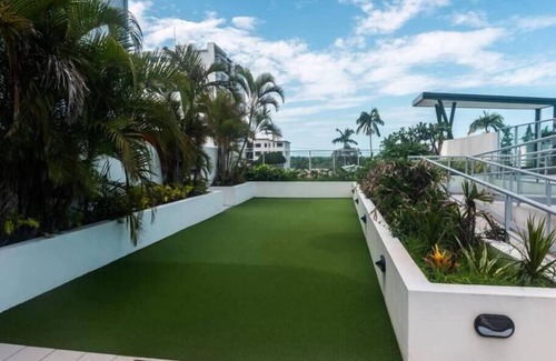 Mackay Apartment | Excellent Location - Modern Hotel Room in Mackay!
