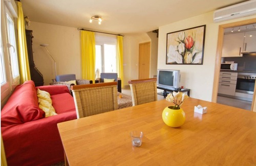 Velilla-Taramay House | Excellent views. Beach and mountain