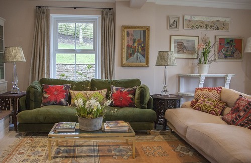 Welton House | Exceptional 3 Bedroom Detached House with Private Lake and Large Gardens