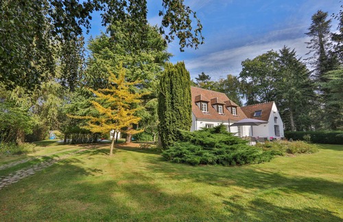 Feucherolles Cottage | Exceptional 4200 sqm property with pool near Paris & Versailles and golfs