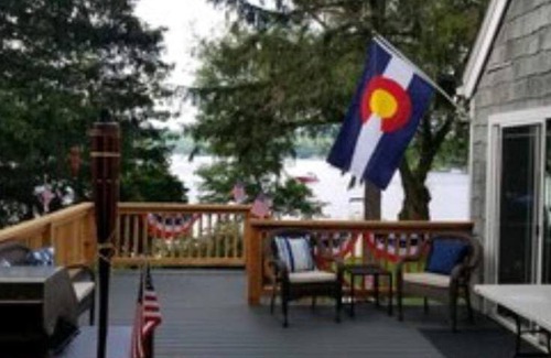 Black Creek House | Exceptional cottage on the north shore of Cuba Lake